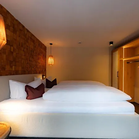 Hugo Und Pepi * Mittelberg