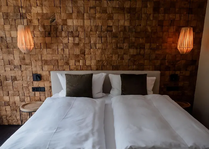 Daire Hugo Und Pepi *